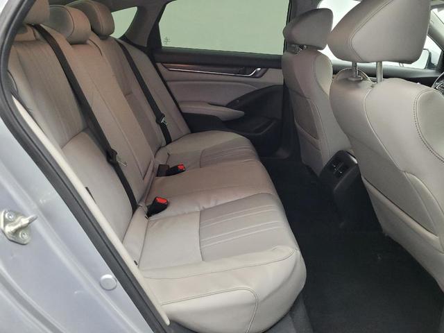 Photo of 2018 Lunar Silver Metallic Honda Accord