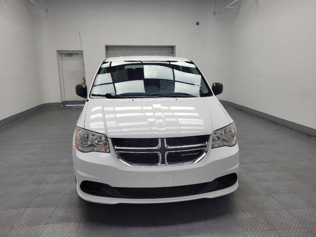 Photo of 2015 Bright White Clearcoat Dodge Grand Caravan
