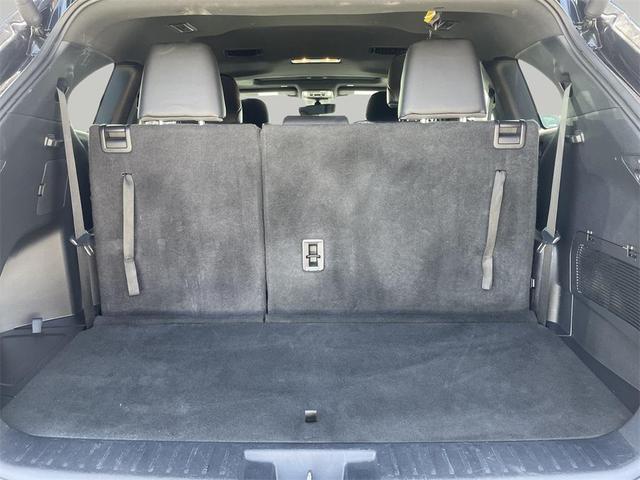 Photo of 2024 Midnight Black Metallic Toyota Highlander