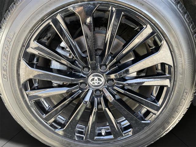 Photo of 2024 Midnight Black Metallic Toyota Highlander