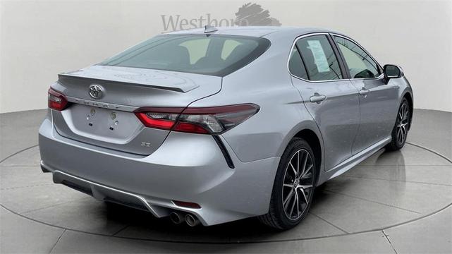 Photo of 2022 Silver Toyota Camry