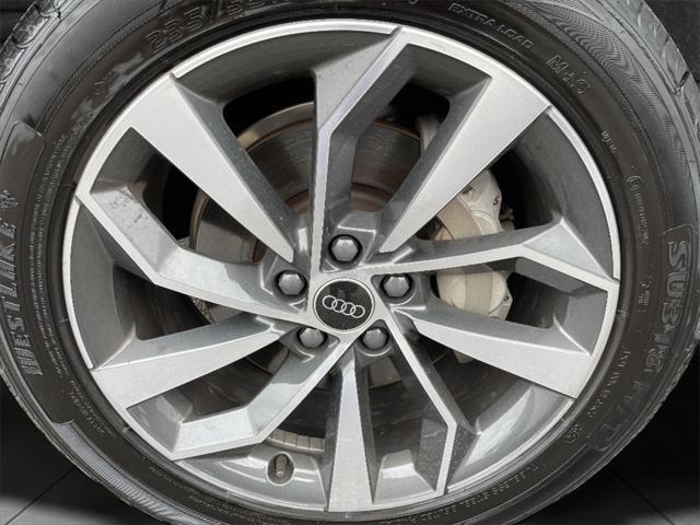 Photo of 2024 Gray Audi Q5