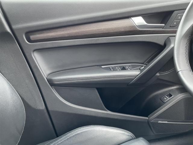 Photo of 2024 Gray Audi Q5