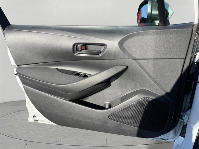 Photo of 2022 White Toyota Corolla