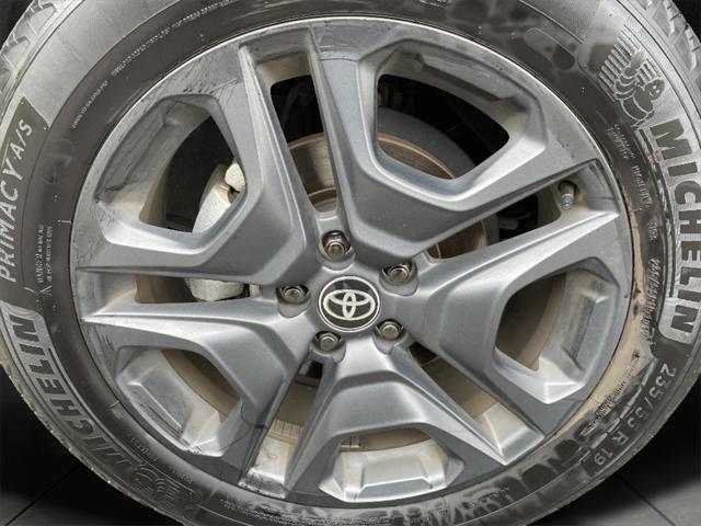 Photo of 2024 Ice Cap Toyota RAV4
