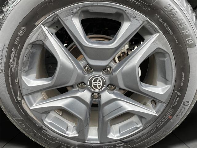 Photo of 2024 Ice Cap Toyota RAV4