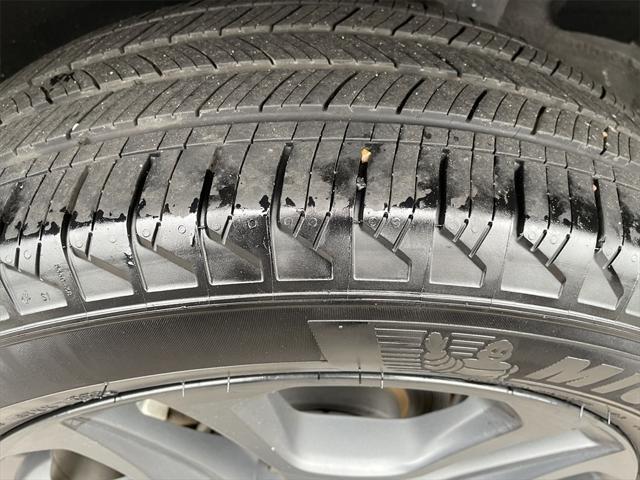 Photo of 2024 Ice Cap Toyota RAV4