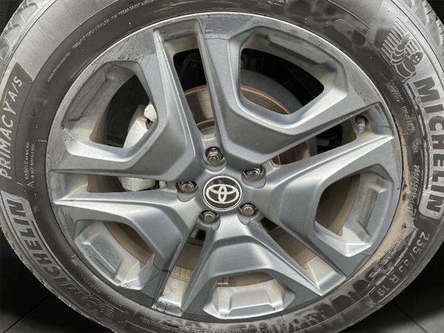 Photo of 2024 Ice Cap Toyota RAV4