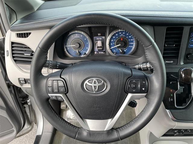 Photo of 2017 Gray Toyota Sienna
