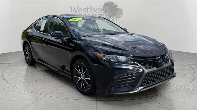 Photo of 2023 Midnight Black Metallic Toyota Camry