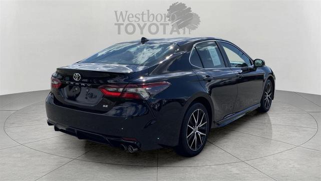 Photo of 2023 Midnight Black Metallic Toyota Camry