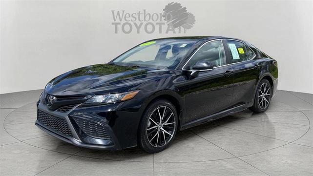 Photo of 2023 Midnight Black Metallic Toyota Camry