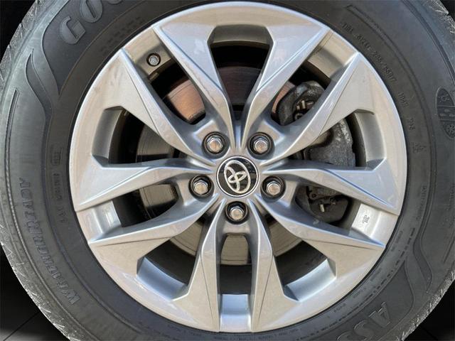 Photo of 2023 Gray Toyota Sienna