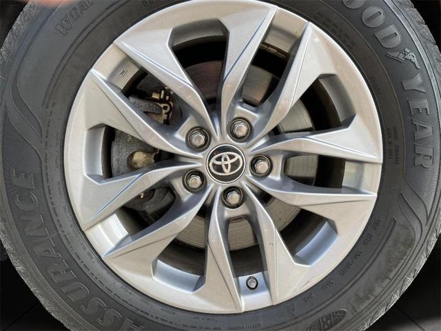Photo of 2023 Gray Toyota Sienna
