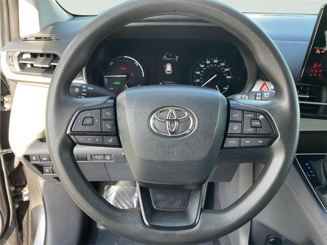 Photo of 2023 Gray Toyota Sienna