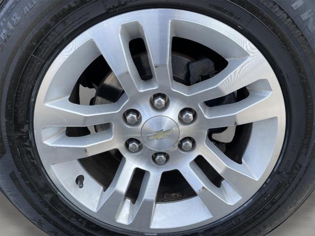 Photo of 2017 Summit White Chevrolet Tahoe