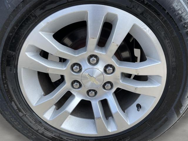 Photo of 2017 Summit White Chevrolet Tahoe