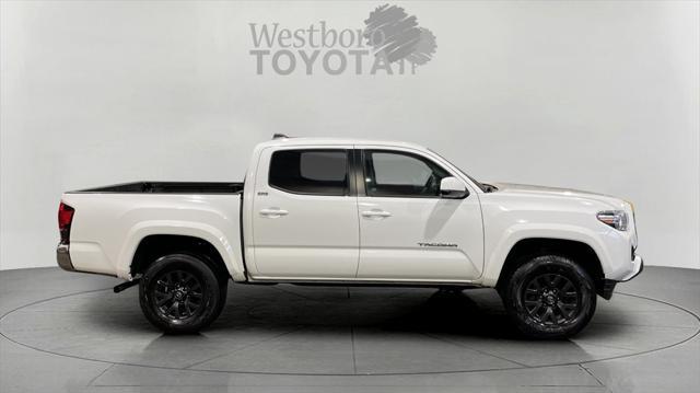 Photo of 2022 White Toyota Tacoma