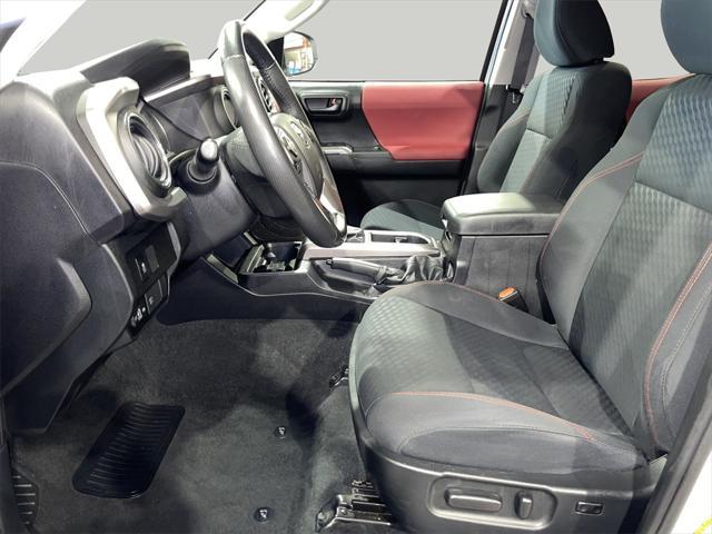 Photo of 2022 White Toyota Tacoma