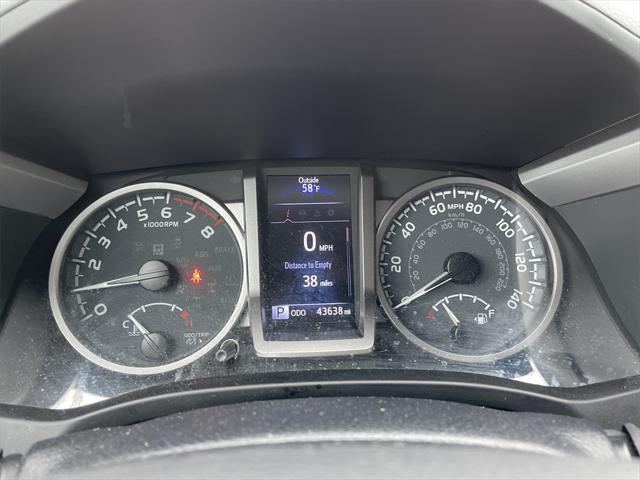 Photo of 2022 White Toyota Tacoma
