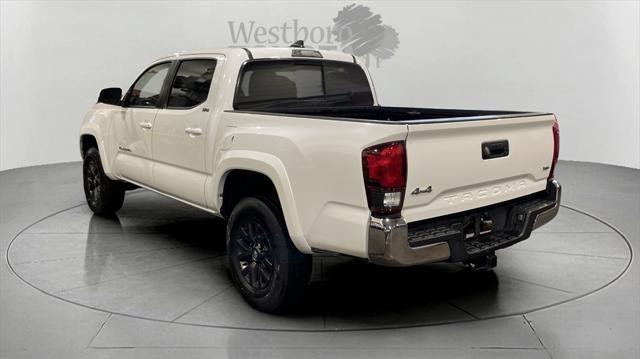 Photo of 2022 White Toyota Tacoma