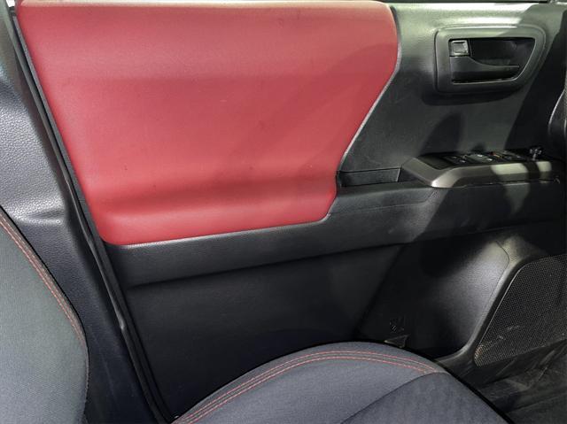 Photo of 2022 White Toyota Tacoma