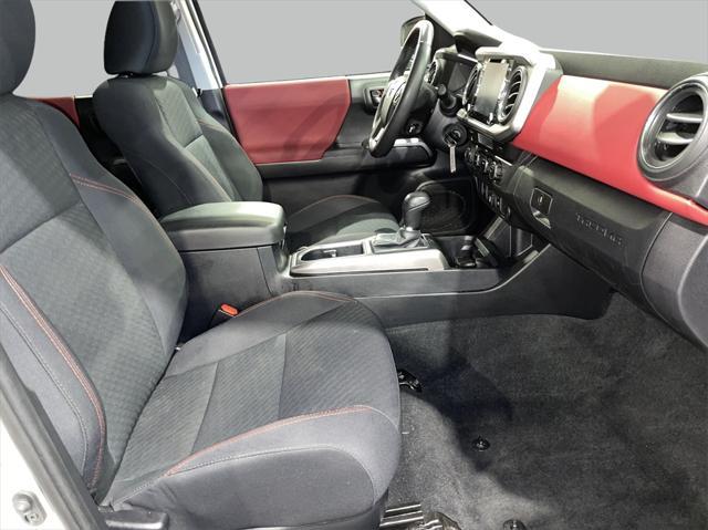 Photo of 2022 White Toyota Tacoma