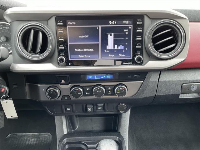 Photo of 2022 White Toyota Tacoma