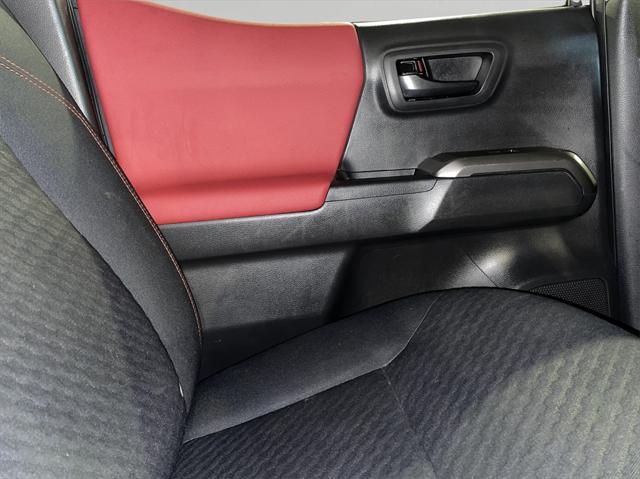 Photo of 2022 White Toyota Tacoma