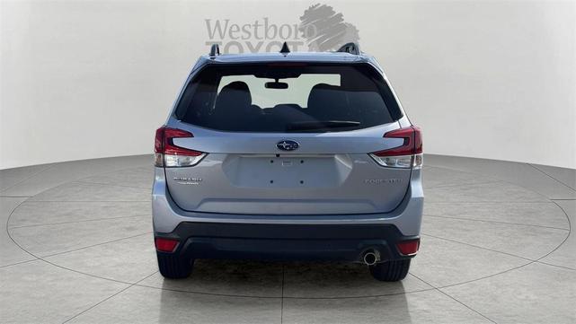 Photo of 2024 Ice Silver Metallic Subaru Forester
