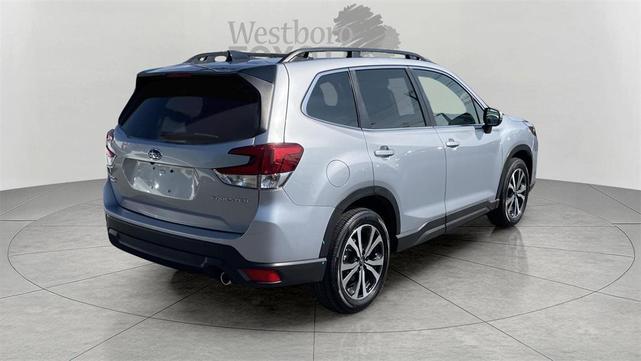 Photo of 2024 Ice Silver Metallic Subaru Forester