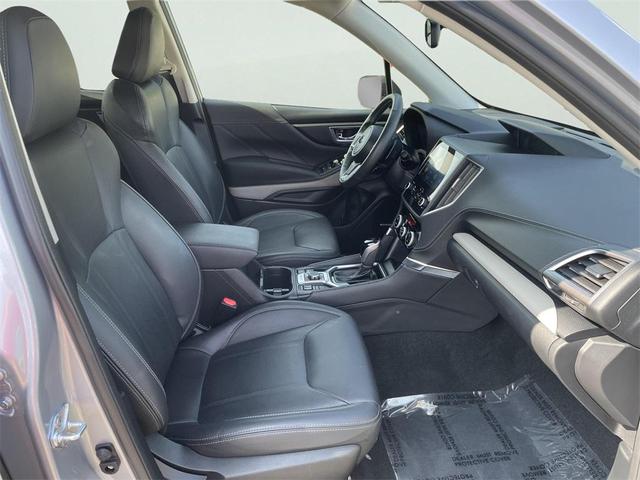 Photo of 2024 Ice Silver Metallic Subaru Forester