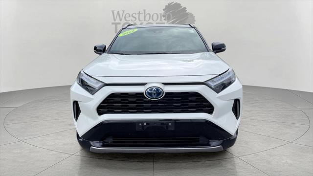 Photo of 2022 White Toyota RAV4 Hybrid