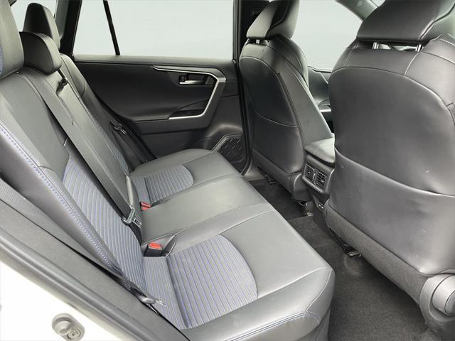 Photo of 2022 White Toyota RAV4 Hybrid