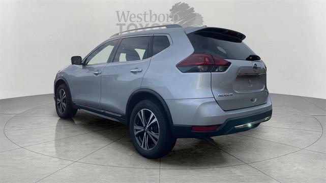 Photo of 2018 Brilliant Silver Nissan Rogue