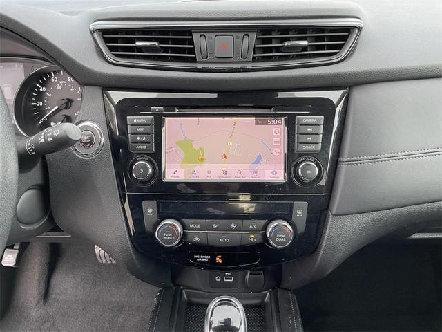 Photo of 2018 Brilliant Silver Nissan Rogue