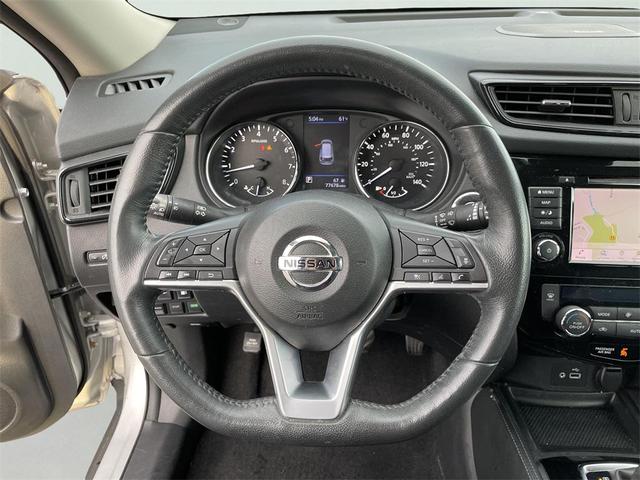 Photo of 2018 Brilliant Silver Nissan Rogue