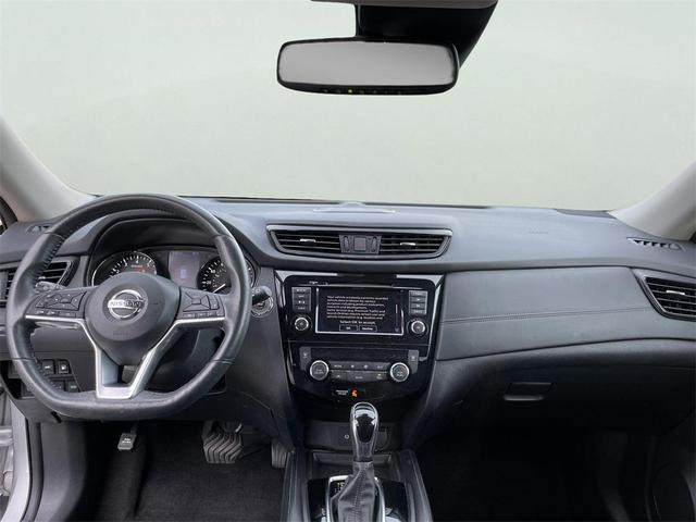Photo of 2018 Brilliant Silver Nissan Rogue