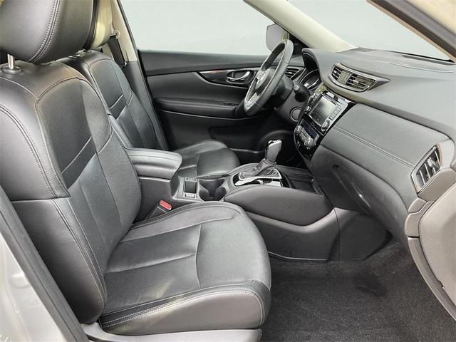 Photo of 2018 Brilliant Silver Nissan Rogue