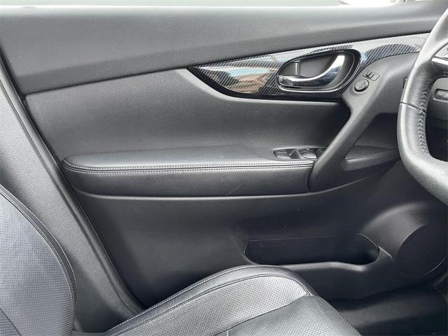 Photo of 2018 Brilliant Silver Nissan Rogue