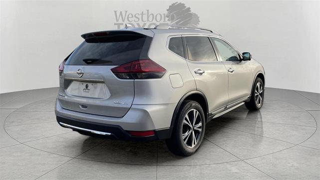 Photo of 2018 Brilliant Silver Nissan Rogue