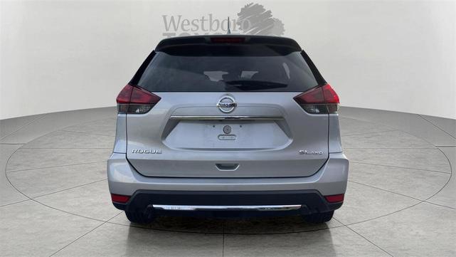 Photo of 2018 Brilliant Silver Nissan Rogue