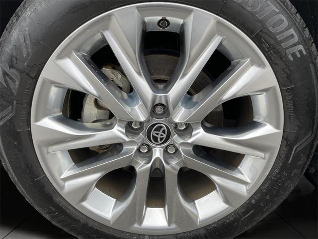 Photo of 2022 Celestial Silver Metallic Toyota Highlander Hybrid