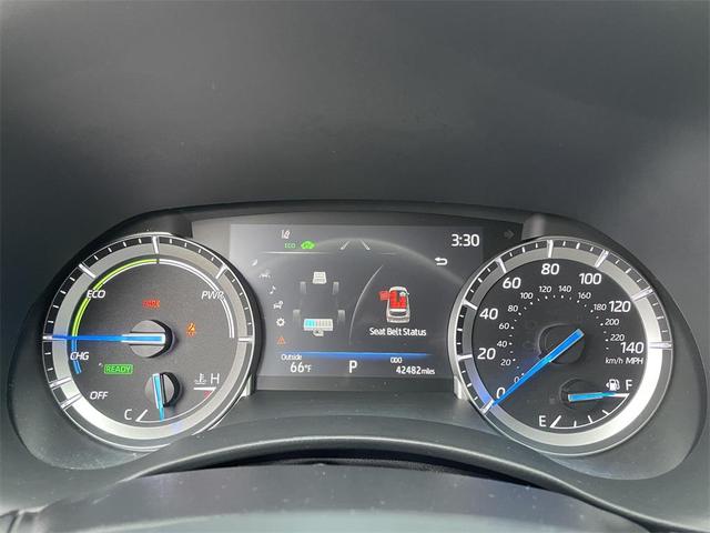 Photo of 2022 Celestial Silver Metallic Toyota Highlander Hybrid