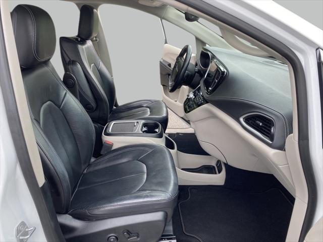 Photo of 2022 Bright White Clearcoat Chrysler Pacifica Hybrid
