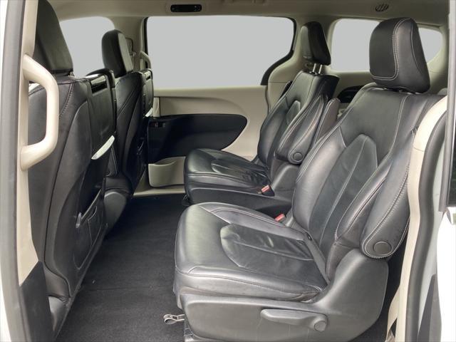 Photo of 2022 Bright White Clearcoat Chrysler Pacifica Hybrid