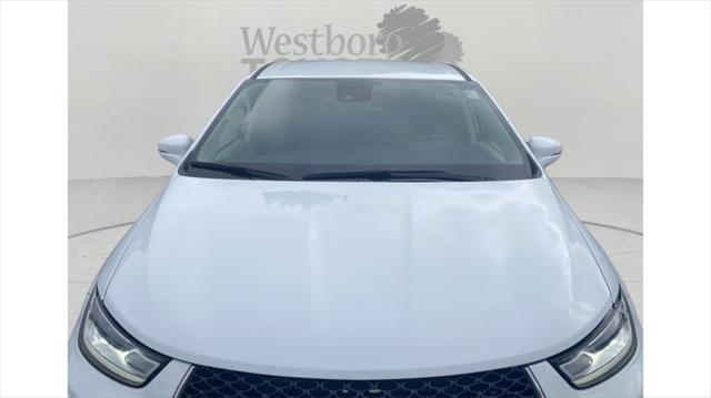 Photo of 2022 Bright White Clearcoat Chrysler Pacifica Hybrid