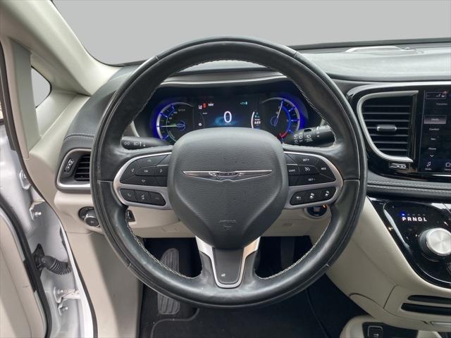 Photo of 2022 Bright White Clearcoat Chrysler Pacifica Hybrid