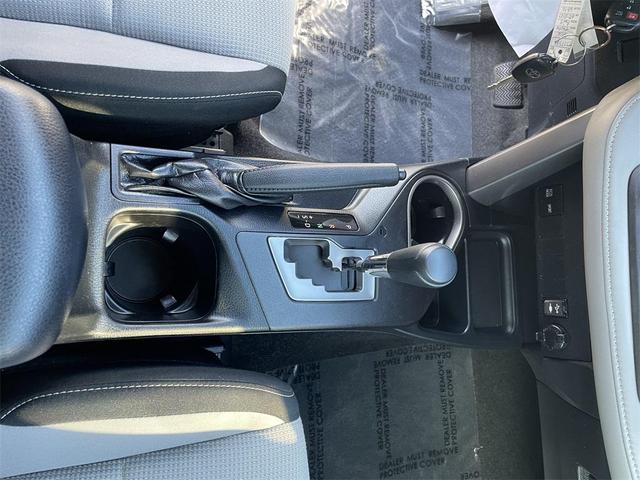 Photo of 2016 Super White Toyota RAV4