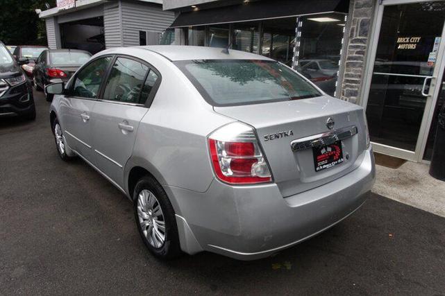 Photo of 2010 Magnetic Gray Nissan Sentra